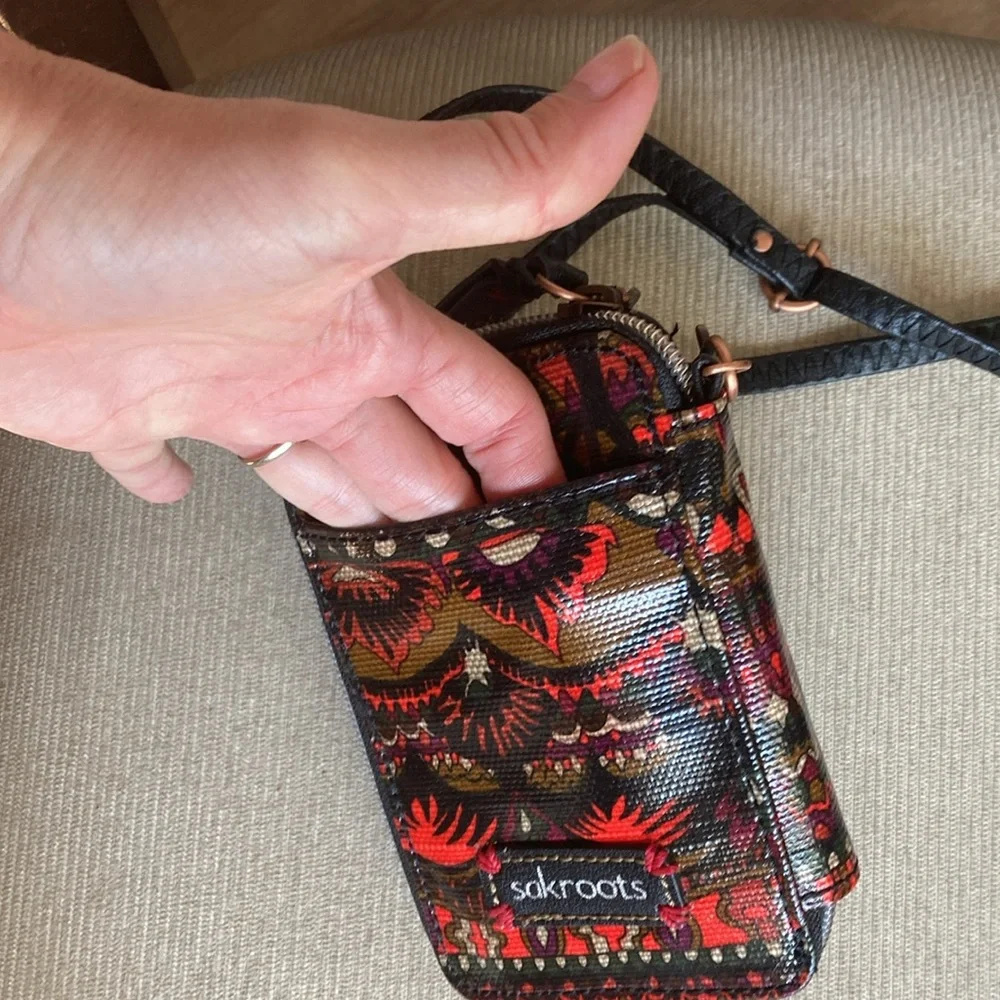 Sakroots crossbody mini Cell Phone/wallet ca Case w/ long adjustable strap